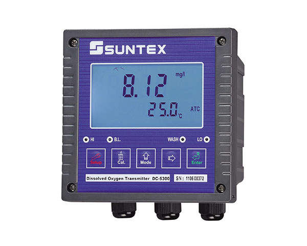 ■ 144X144 標準設計酸堿度/氧化還原變送器 ■ 一體成型外箱、透明前蓋設計，具防水、防酸氣等功能 ■ 大型液晶顯示幕，pH/ORP、Temp.手動按鍵切換顯示 ■ LED 燈號指示 Hi、Lo 動作狀態 ■ 具手動校正；手動/自動選擇溫度補償等功能 ■ 操作簡單方便