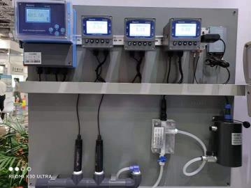 泳池五參數(shù)在線檢測儀 檢測參數(shù)： pH, ORP 余氯,濁度， 溫度