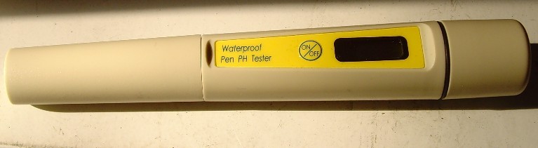 APURE品牌高精度防水筆式袖珍數顯酸度計